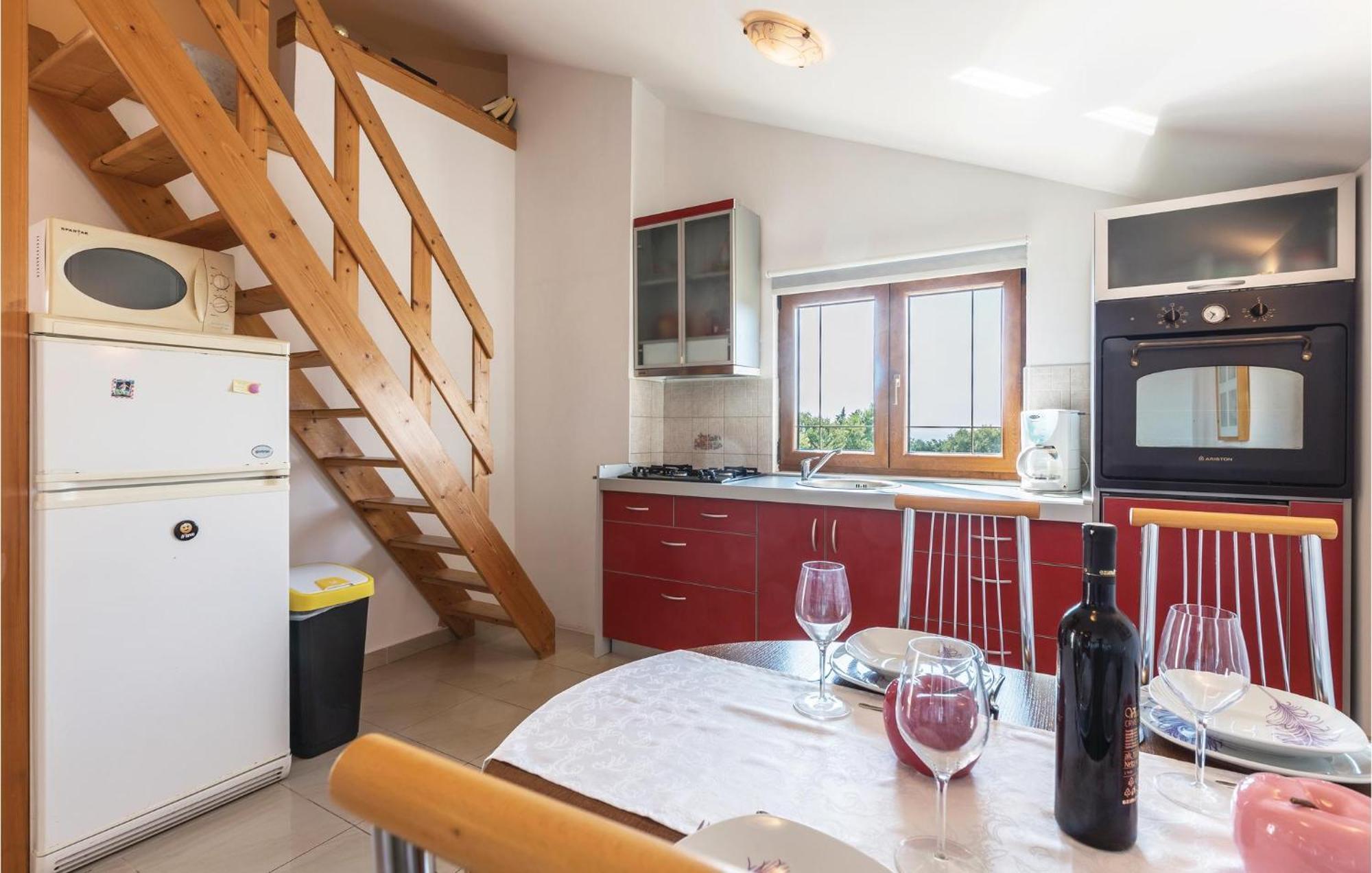 Pet Friendly Apartment In Koromacno With Wifi Buitenkant foto