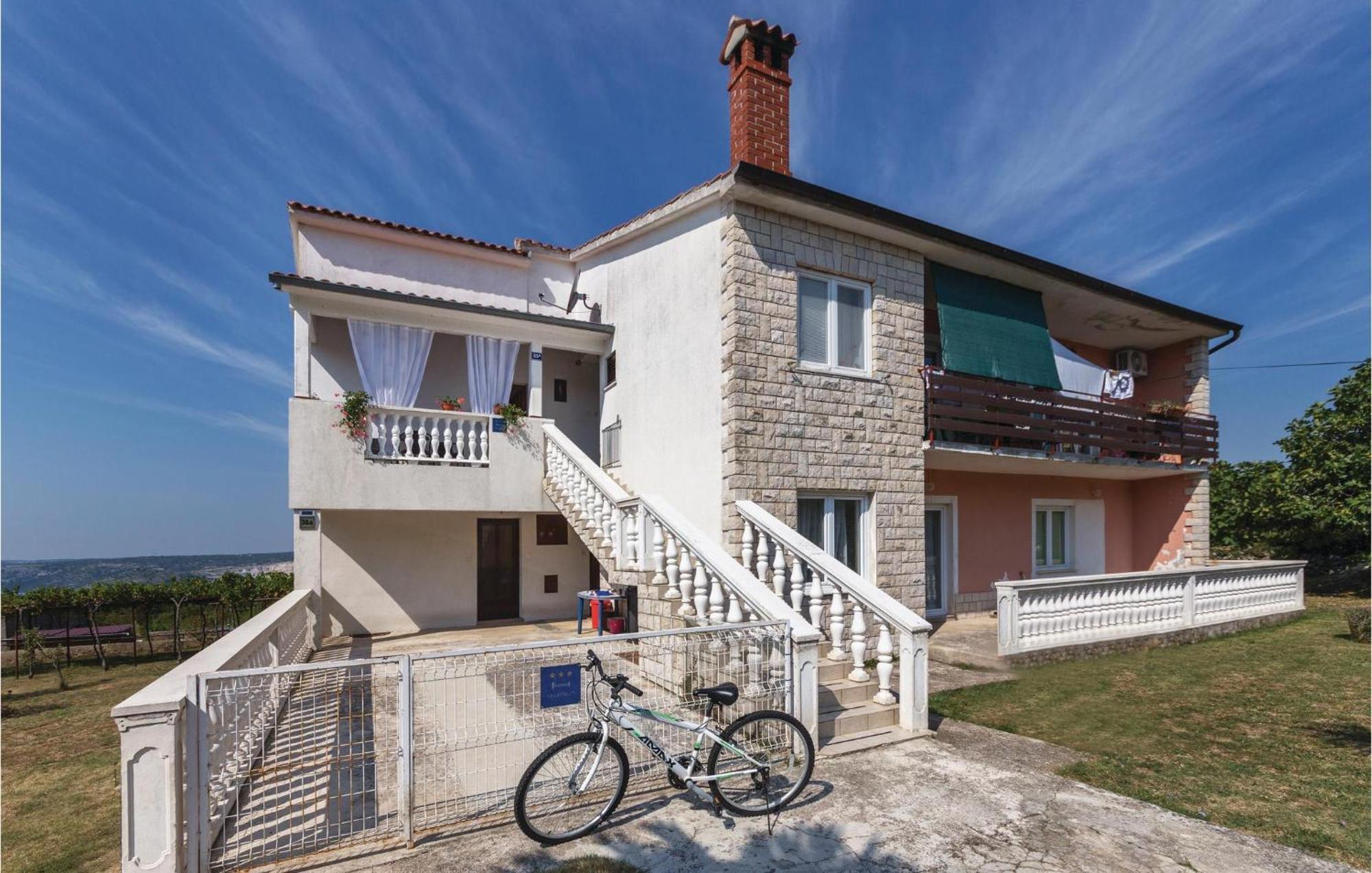 Pet Friendly Apartment In Koromacno With Wifi Buitenkant foto