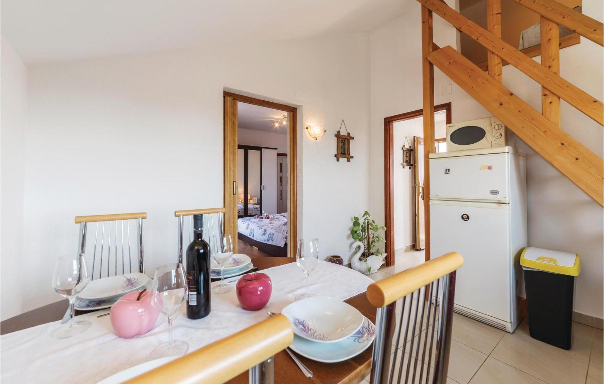 Pet Friendly Apartment In Koromacno With Wifi Buitenkant foto