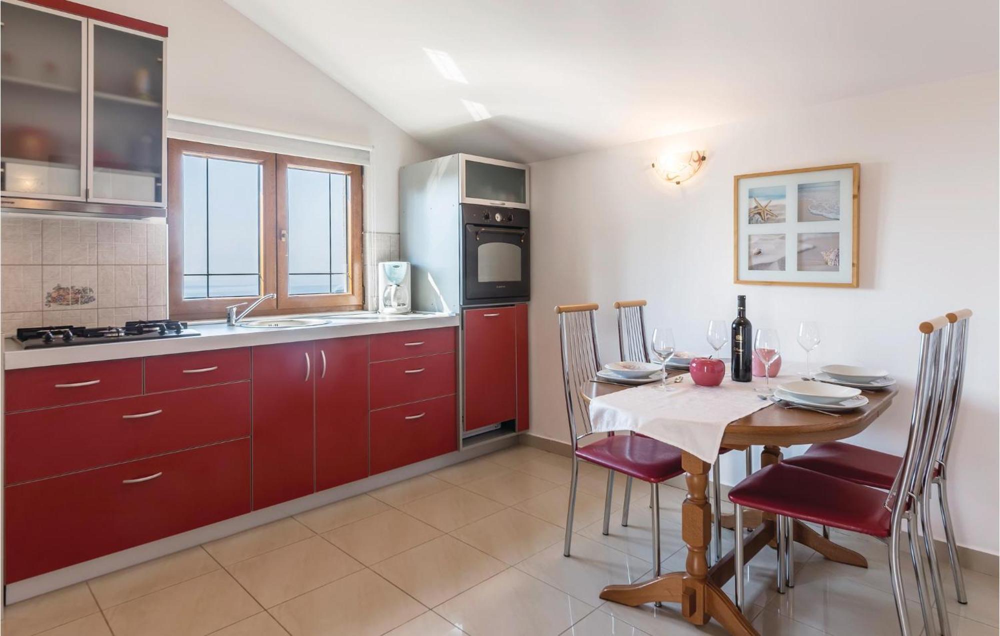 Pet Friendly Apartment In Koromacno With Wifi Buitenkant foto