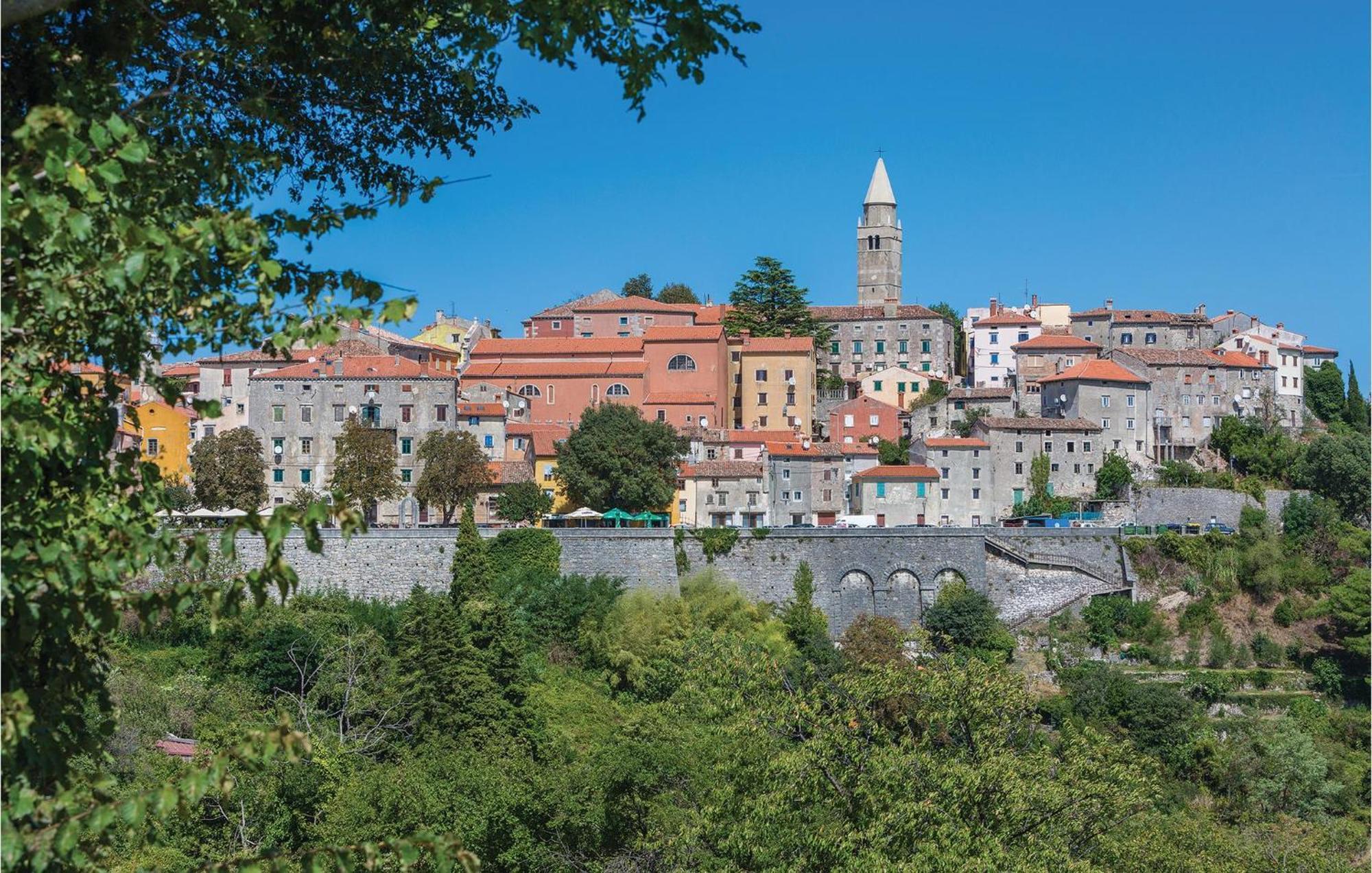 Pet Friendly Apartment In Koromacno With Wifi Buitenkant foto