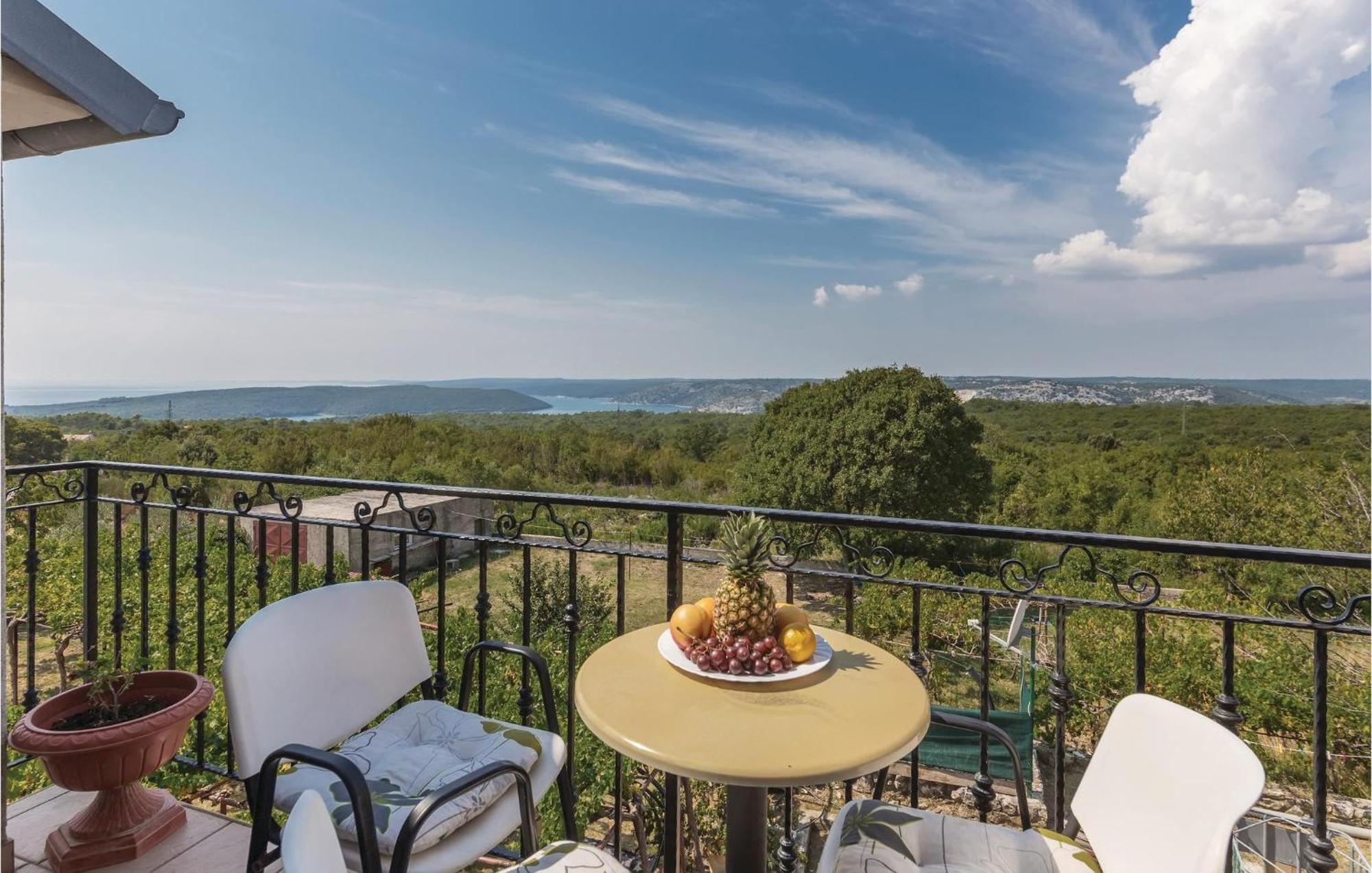 Pet Friendly Apartment In Koromacno With Wifi Buitenkant foto
